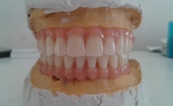 Laboratorio de Prótesis Dental - Carlos Zayas