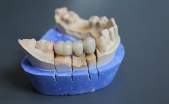 DENTAL & BEAUTY