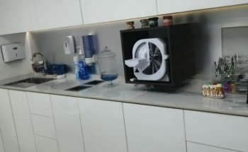 ZUN CLINIK. Clínica de Especialidades Dentales