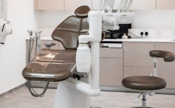 Dental on the Banks