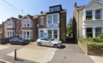 Feelgood Dental | NHS & Private Dentist Near Me | Invisalign | Dental Implants