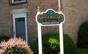 Robert J Kelly DDS & Associates