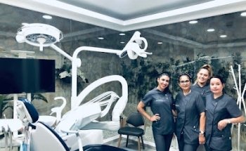 Clínica dental DentalPlus Vélez-Málaga Centro de Especialidades Dres.Rizcala