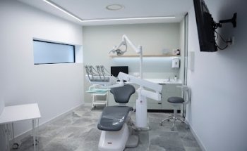 Dr. Gutiérrez MATÍAS PERELLÓ - Clínica Dental y Medicina Estética Valencia
